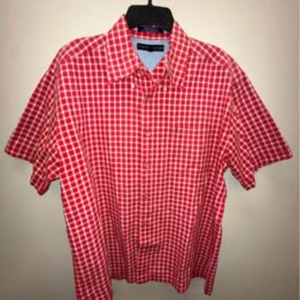 Tommy Hilfiger Men's Vintage red gingham short sleeve button front shirt Large